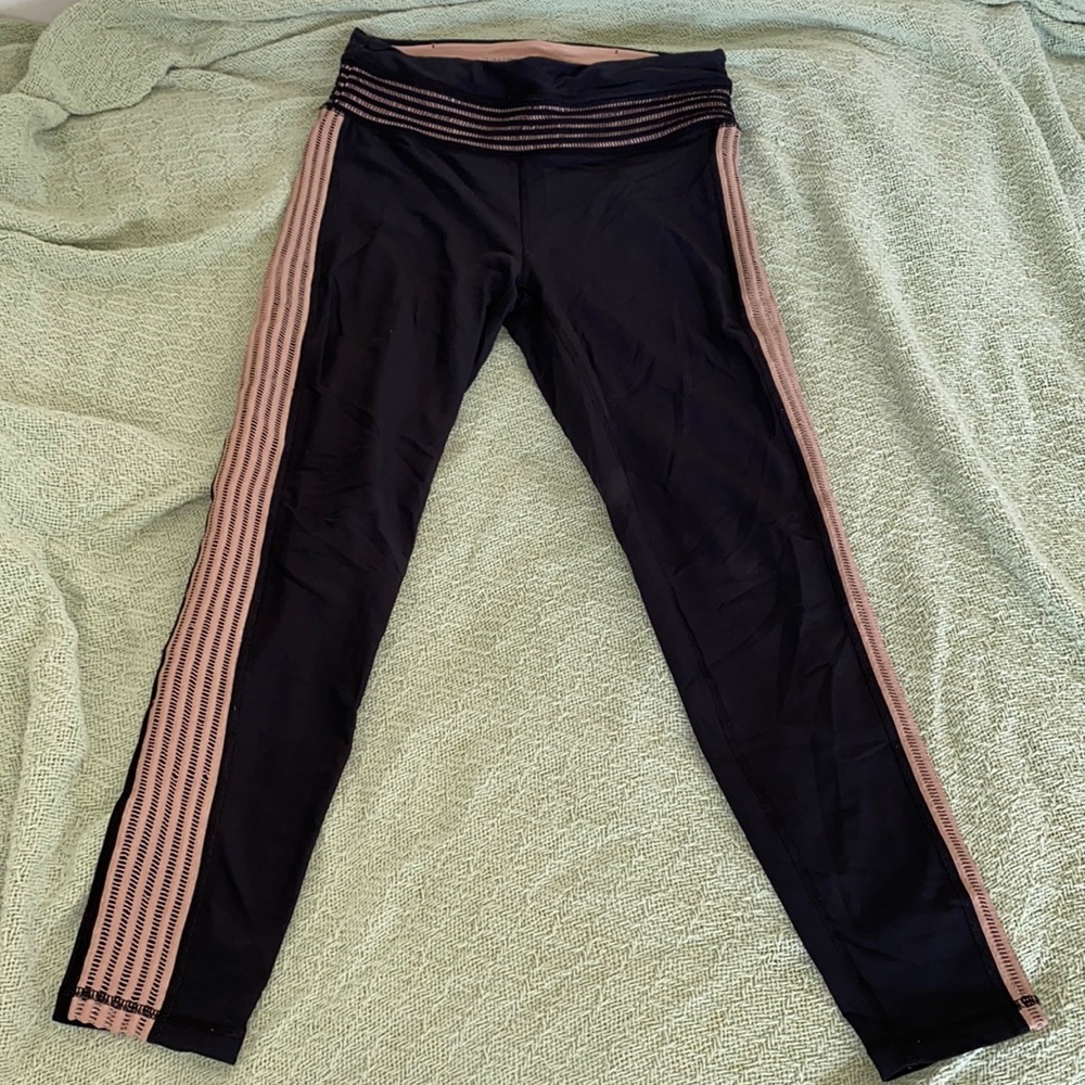 Victoria Sport Cutout Leggings